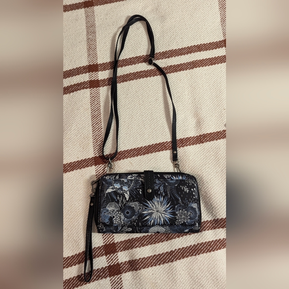 NWOT wristlet with cross body detachable strap